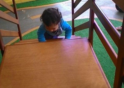 VP - Subir Escadas Engatinhando - Alexandre